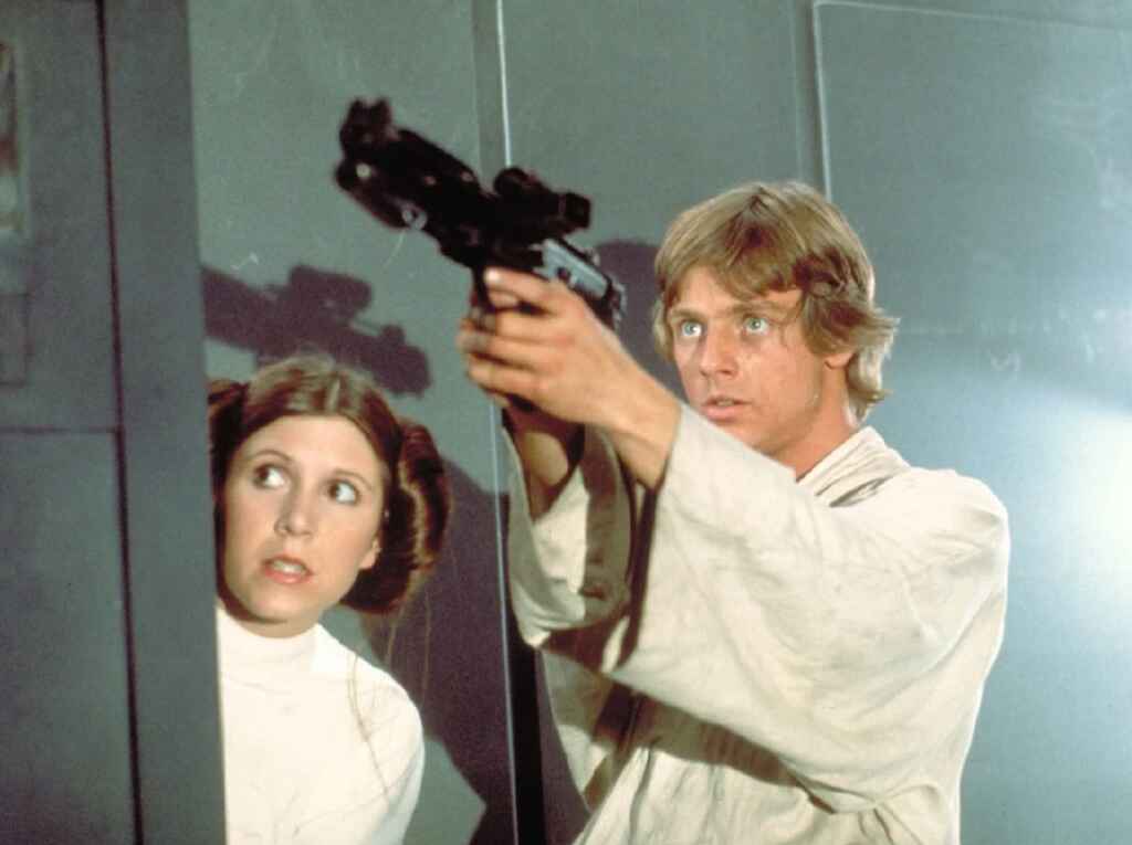 Luke Sjywalker saves Princess Leila
